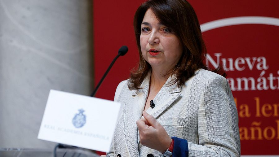 La filóloga, Carmen Sánchez, presenta la gramática