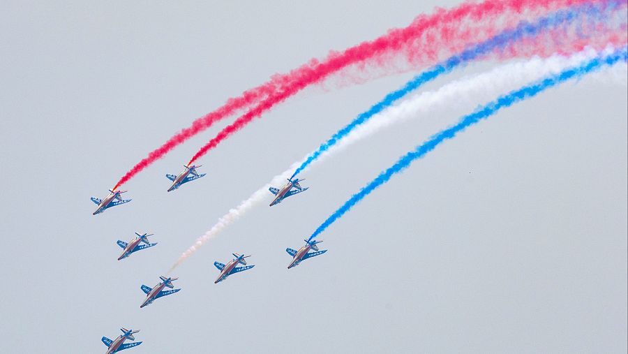 Exhibición de la Patrouille de France en la Academia General del Aire