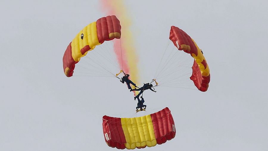Patrulla Acrobática de Paracaidismo  del Ejército del Aire y del Espacio