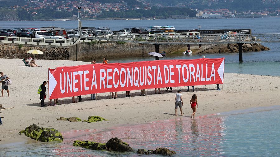 Ecologistas reivindican la entrada libre a Toralla, en julio de 2024