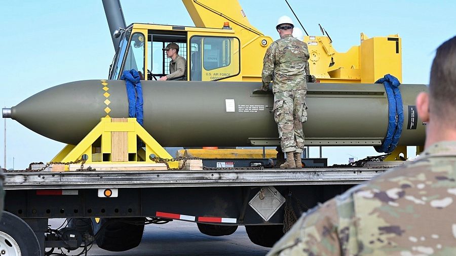 Imagen de la bomba GBU-57, en la base aérea estadounidense Whiteman, en Misuri.