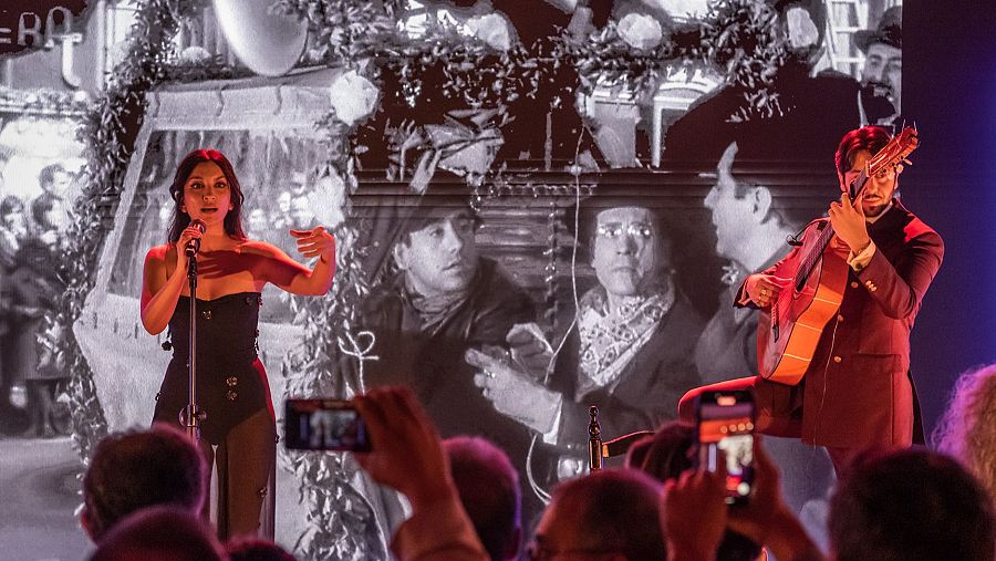 Actuación de La Tania y Yerai Cortés