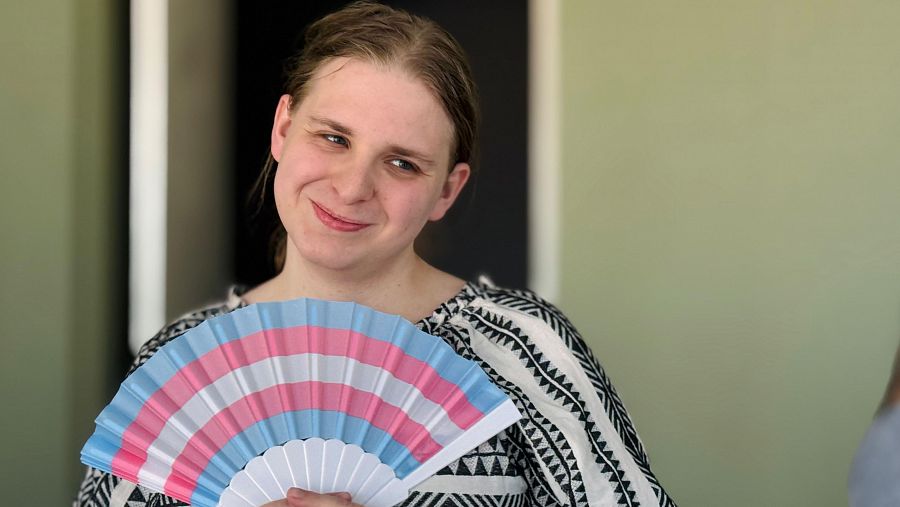 La comediante Vasilisa Nikolskaya durante una receso de la entrevista con En Portada