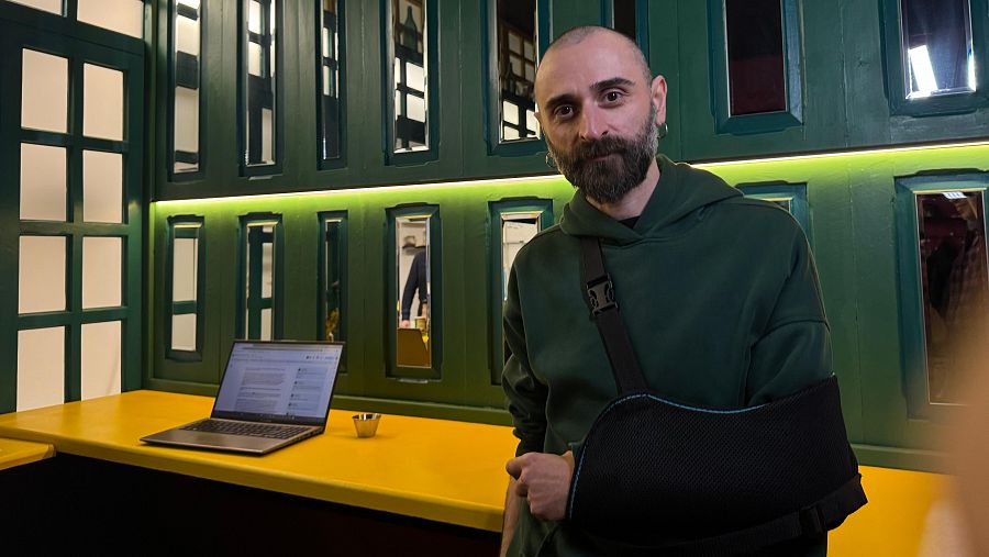 Giorgi Kikonishvili, histórico activista queer georgiano y promotor cultural.