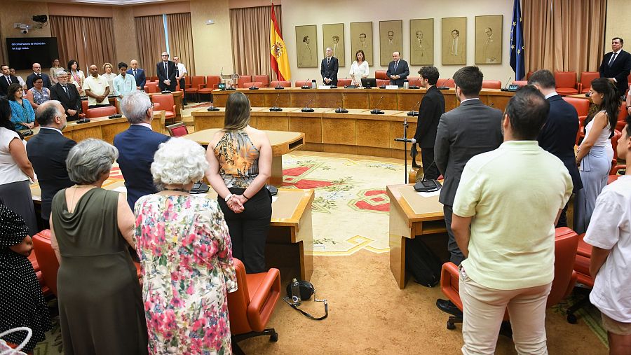 Minuto de silencio en el acto en recuerdo y homenaje a las víctimas del terrorismo