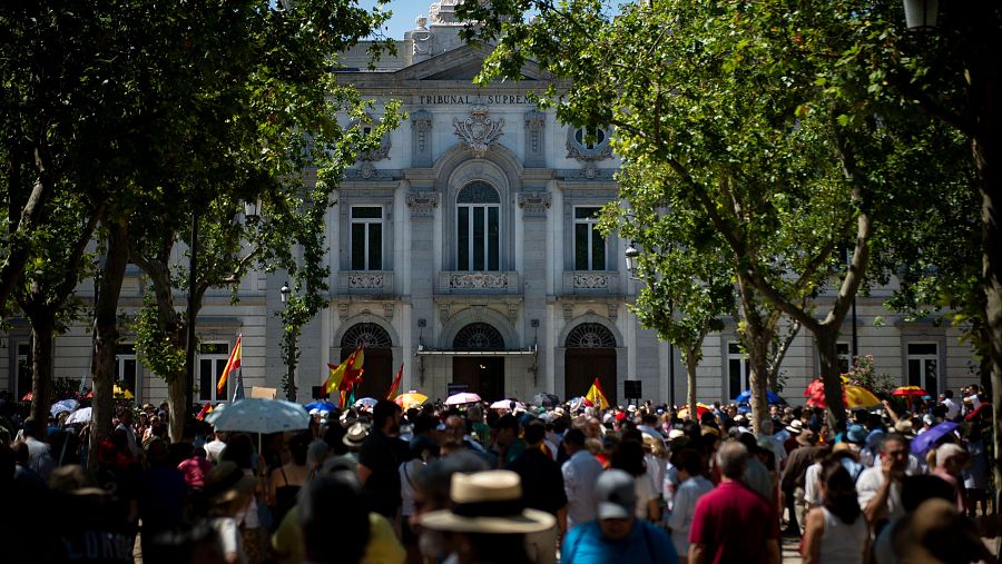 Jueces y fiscales protestan en contra de la reforma judicial del Gobierno