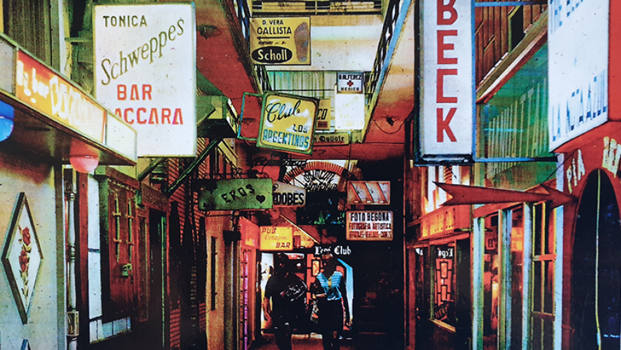 Pasaje Begoña, un refugio para el colectivo en Málaga