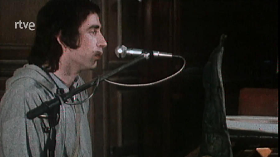 Així va ser la nit que Lluís Llach va omplir el Camp Nou fa 40 anys