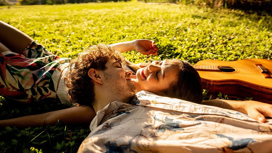 LOVE BOMBING