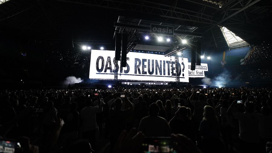 Inicio de la gira de reunión Oasis Live'25