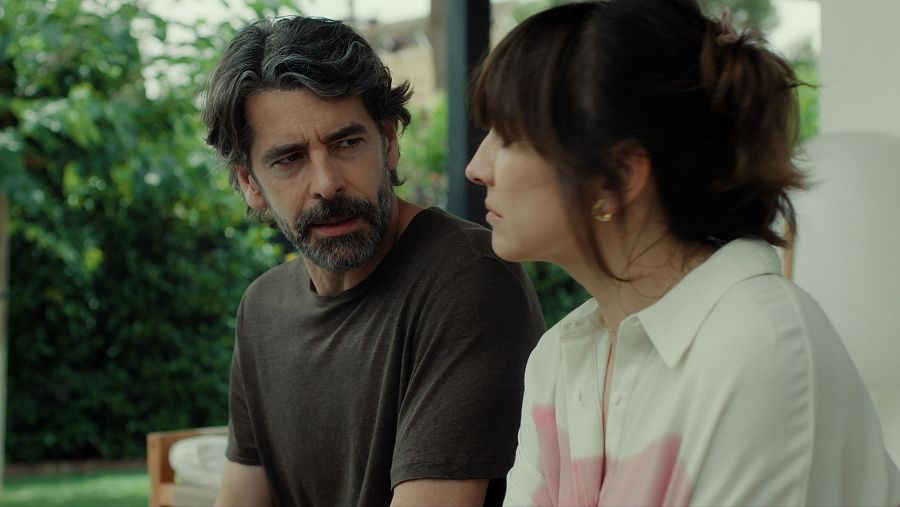 Eduardo Noriega y Marian Álvarez en 'Parecido a un asesinato'.