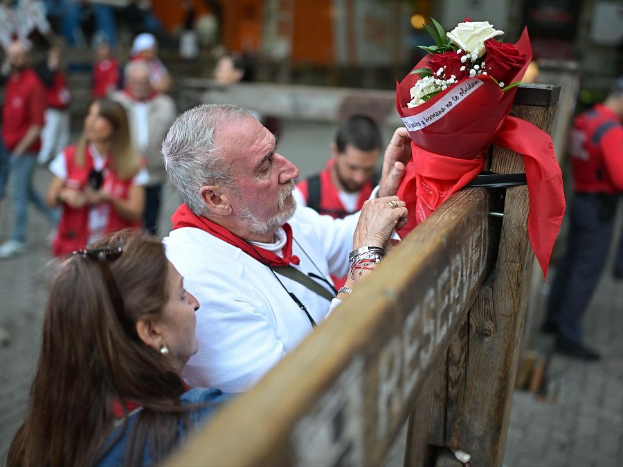 San Fermín 2025: homenaje de los padres y hermana del corredor madrileño Daniel Jimeno, fallecido el 10 de julio de 2009
