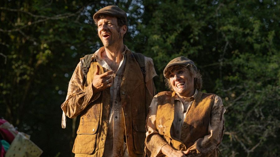 Edu Soto y Anabel Alonso, en 'Campamento Garra de Oso'