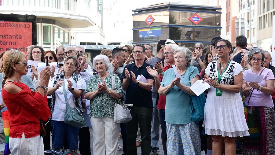 Asistentes a la concentración convocada por la plataforma