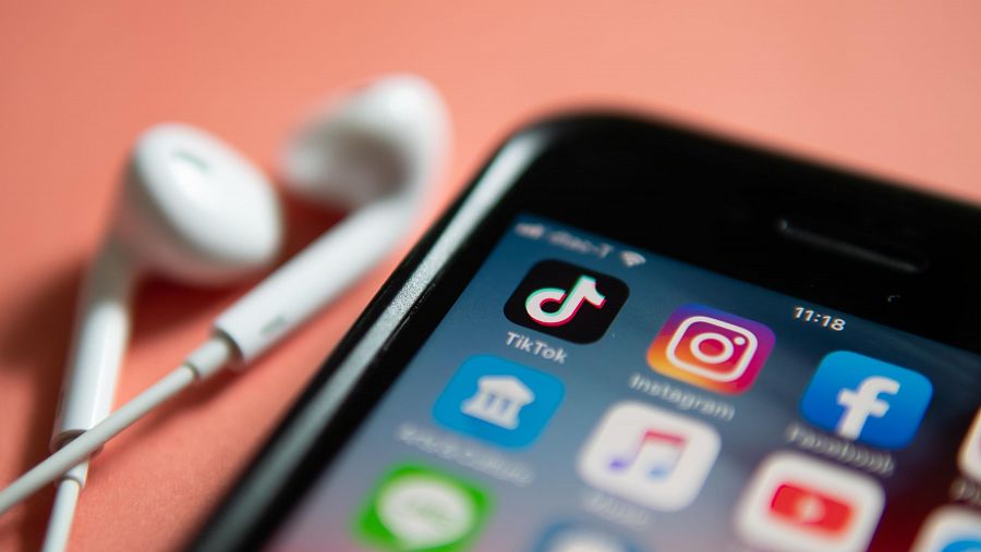 Informació a través de les xarxes socials
