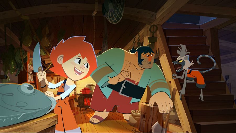 Un niño corta un gran pez en una cocina de barco; un hombre lo observa; un lémur gruñe desde una escalera. Iluminación cálida.