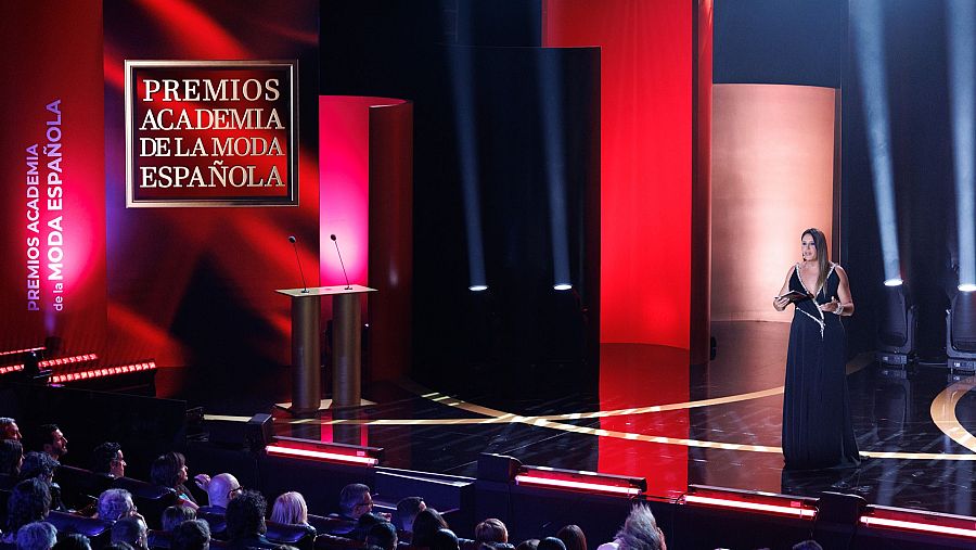 Karla Sofía Gascón, presentadora de la gala