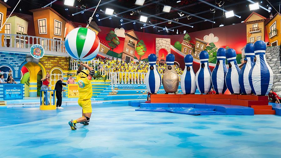 Diversión asegurada, en el juego de los bolos