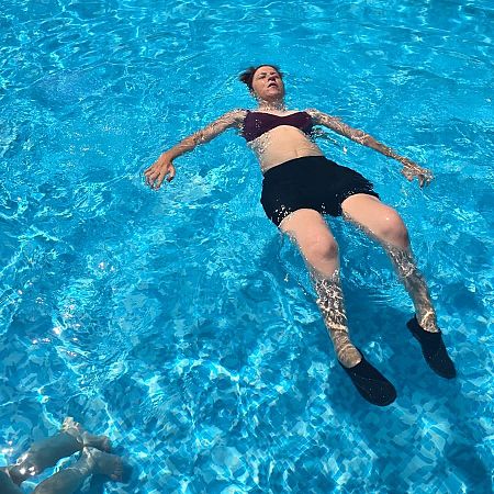 Yolanda Ruiz es víctima de ahogamiento con lesión medular.