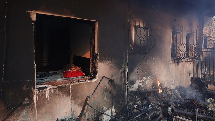 Decenas de incendios en Grecia obligan a evacuar a miles de personas