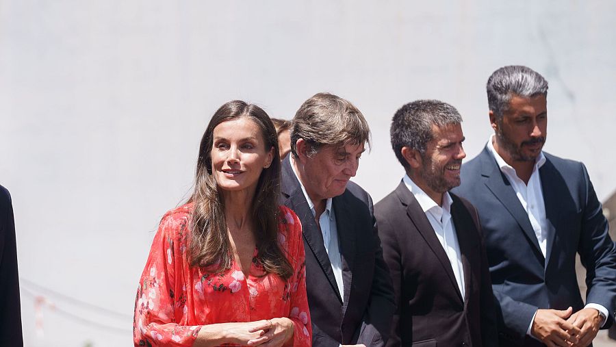 La reina Letizia ha asistido este lunes en la Universidad de La Laguna (Tenerife) a la apertura de la reunión anual que celebra el Instituto Cervantes con los responsables de sus centros en todo el mundo.