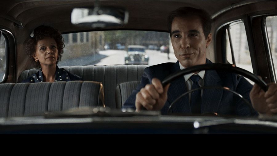 Aznavour hace de conductor para Edith Piaf