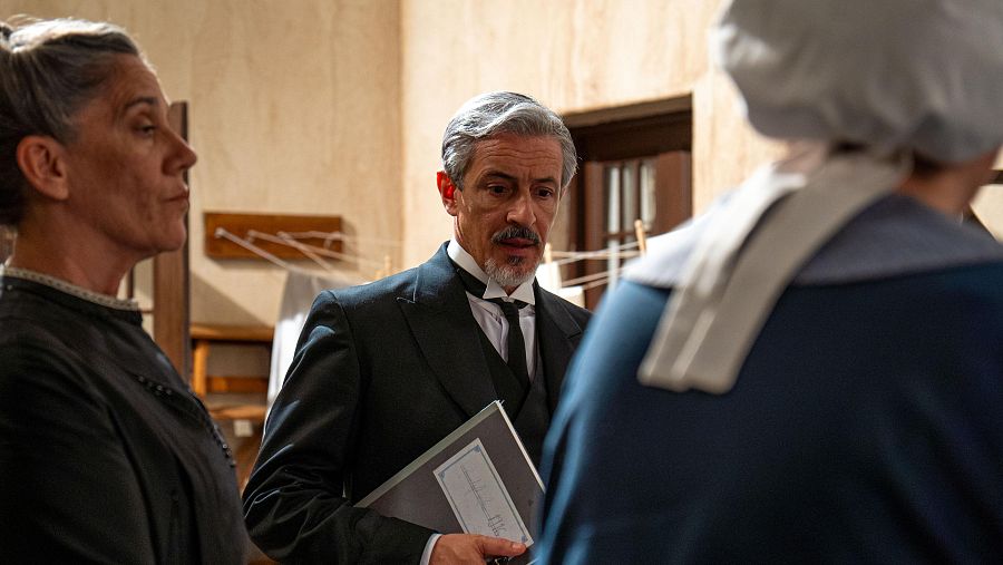 La Promesa: Cristóbal continúa imponiendo sus cambios