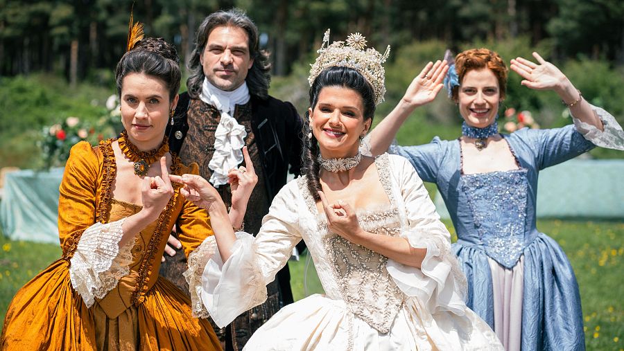 Miren Arrieta, Toni Salgado, Sabela Arán y Rocío Sánchez de Puga disfruta durante el rodaje de la boda en Valle Salvaje