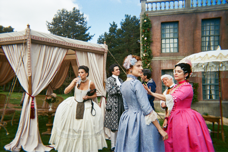 El elenco de 'Valle Salvaje' se prepara para la ceremonia