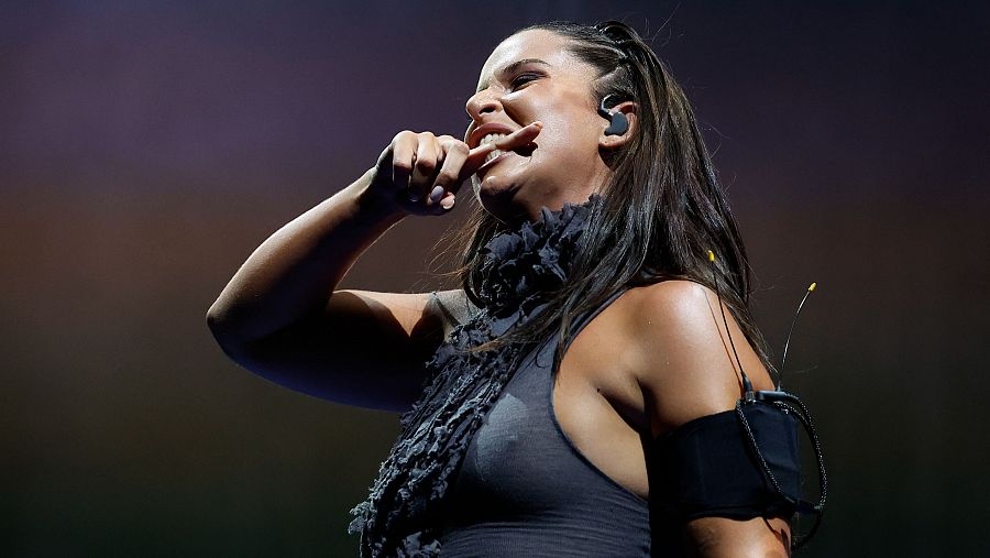 La cantante y compositora argentina Nathy Peluso durante el concierto que ofreció en la pasada edición del festival BBK Live que se celebra en el monte Kobetamendi de Bilbao.
