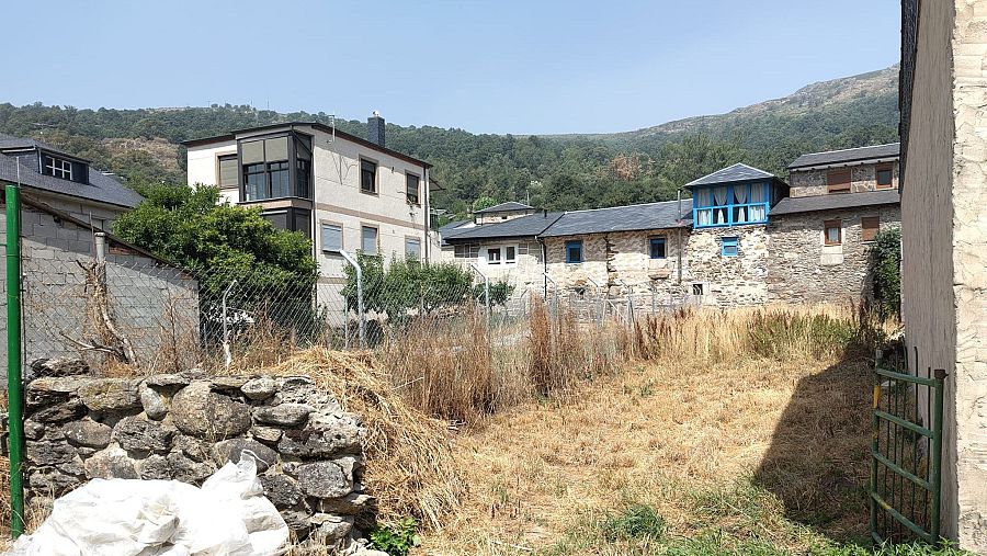 Dos noches en vela por un incendio en un Porto, un pueblo de Zamora