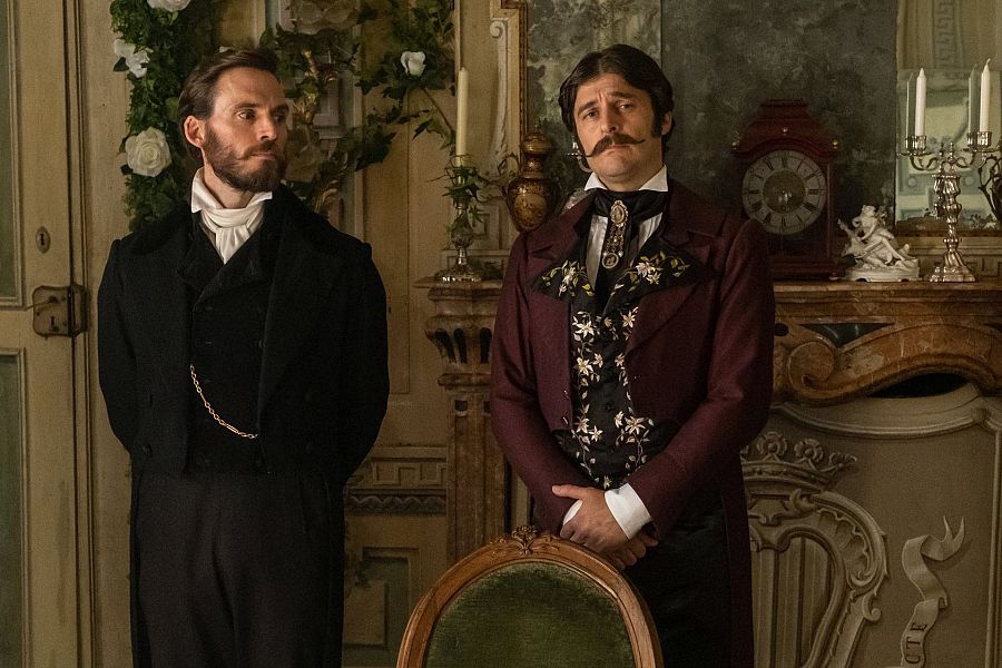 Sam Claflin  y Lino Guanciale en 'El conde de Montecristo'