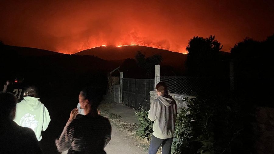 El fuego acercándose a Souteliño (Ourense)