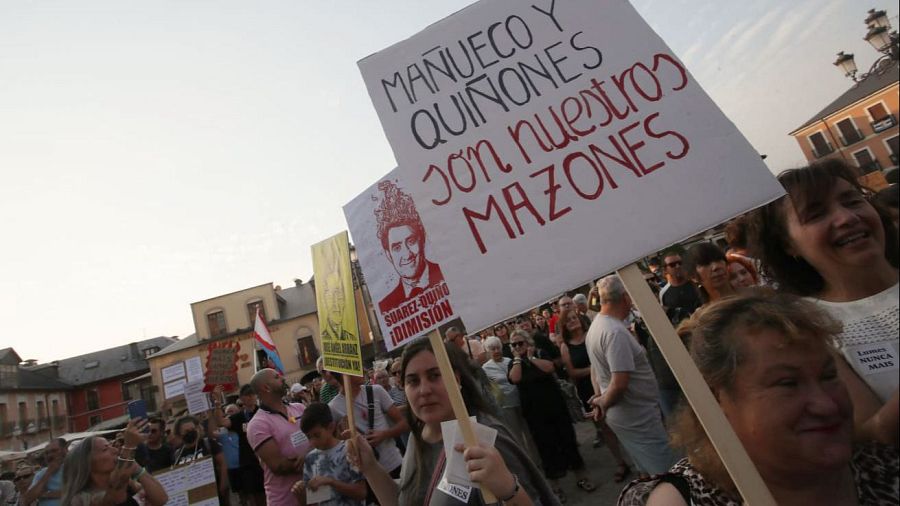 Protestas contra la gestión de los incendios