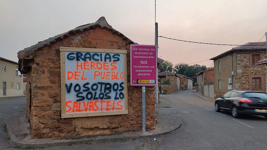 Grafiti a la entrada de Calzada de la Valdería