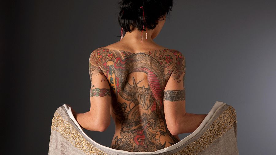 En su libro, Cerezo señala que 