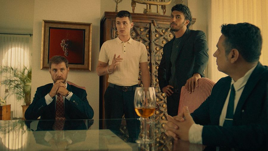 Una escena de la película 'El correo', de Daniel Calparsoro