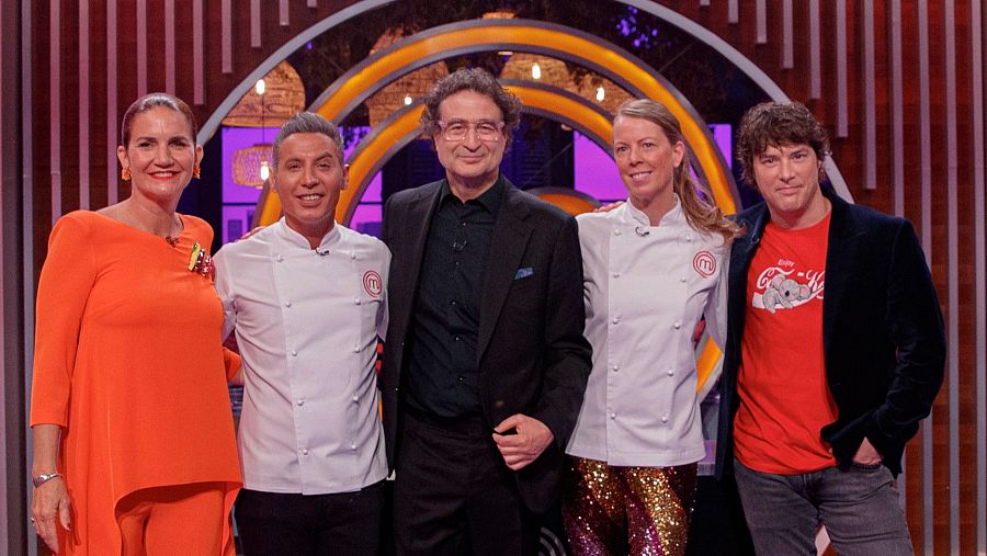 Pitingo y Elena visitan las cocinas