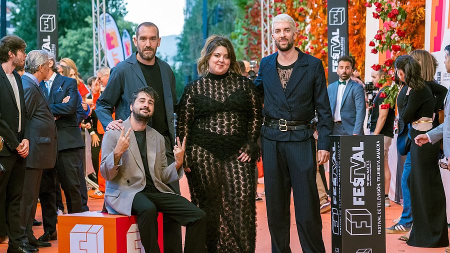 El equipo de 'La Revuelta' ayer en Vitoria