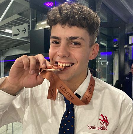 Álex Caro muerde el bronce europeo en refrigeración y aire acondicionado