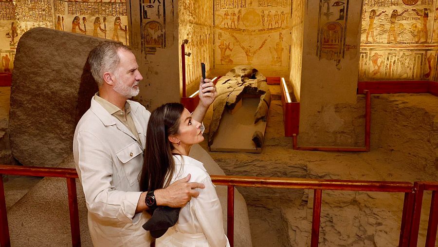 Los reyes fotografiando las tumba de Ramsés V y Ramsés VI y la tumba del faraón Seti I