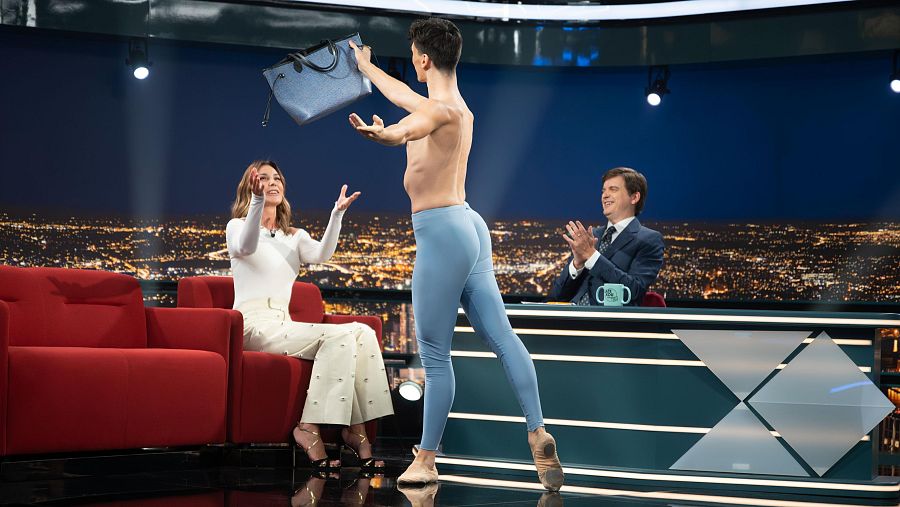 Mar Flores en Late Xou con Marc Giró