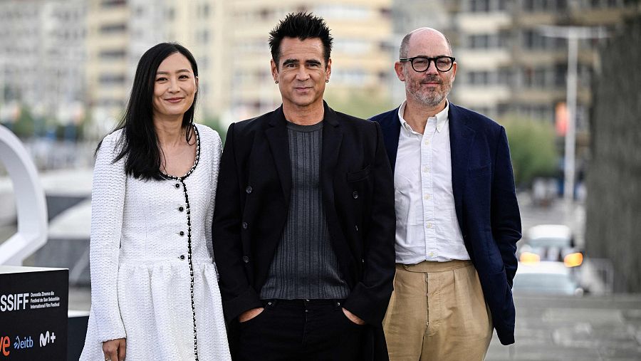 Fala Chen, Colin Farrell y el director Edward Berger.