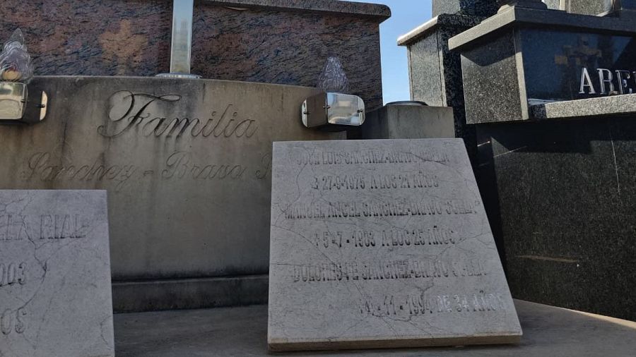En esta tumba descansan los restos de José Luis Sánchez-Bravo en un cementerio de Murcia