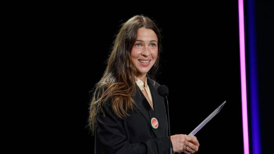 Isabel Aimé recogió el Premio RTVE Otra Mirada por 'Las corrientes'