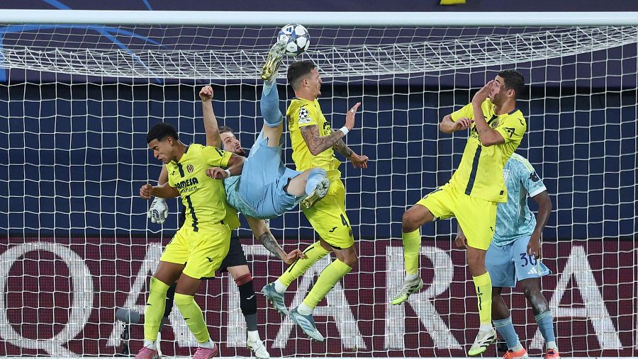 Espectacular golazo de chilena de Gatti en el Villarreal - Juventus