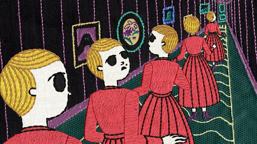 Fotograma de animación con personajes de cabello rubio y uniformes rojos, caminando por un pasillo con fondo negro y detalles morados. El estilo visual evoca un bordado.