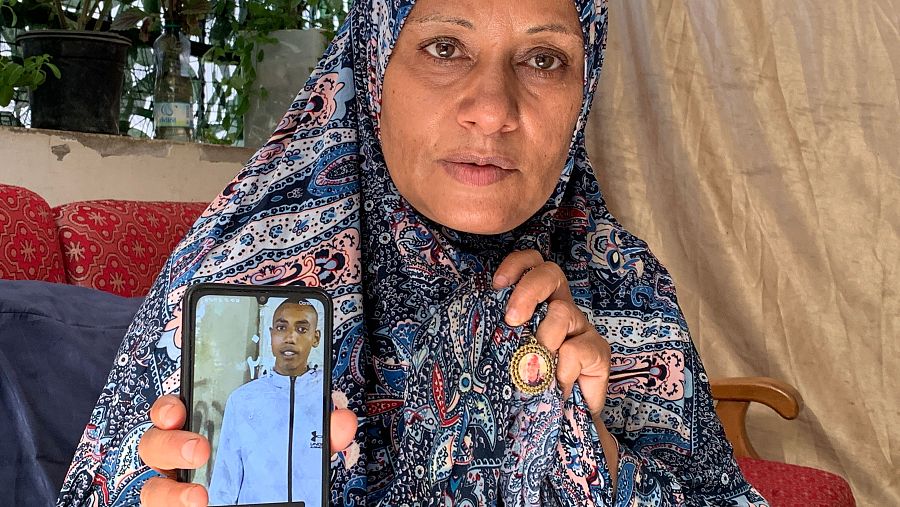 Fatiga Awad Bilal, de 61 años,perdió a su hijo de 20 años hace exactamente un año.