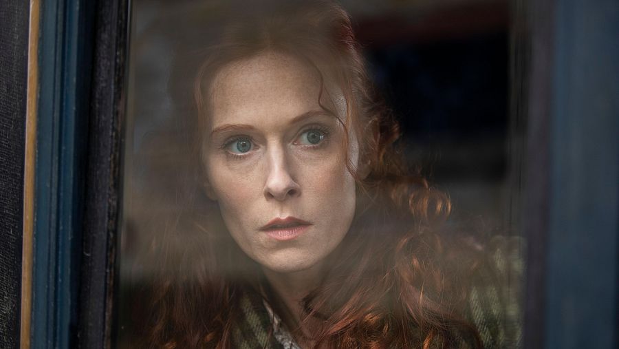 Adrienne de Lenverpré (Audrey Fleurot)