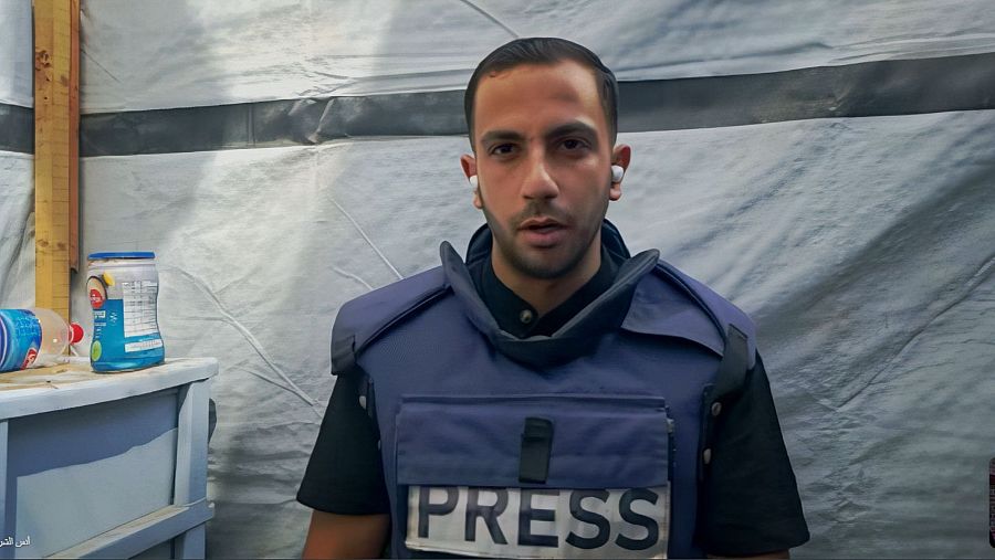 El periodista de Al Jazeera, Anas Al Sharif, atiende a En Portada por videollamada 5 semanaS antes de ser asesinado en un ataque israelí